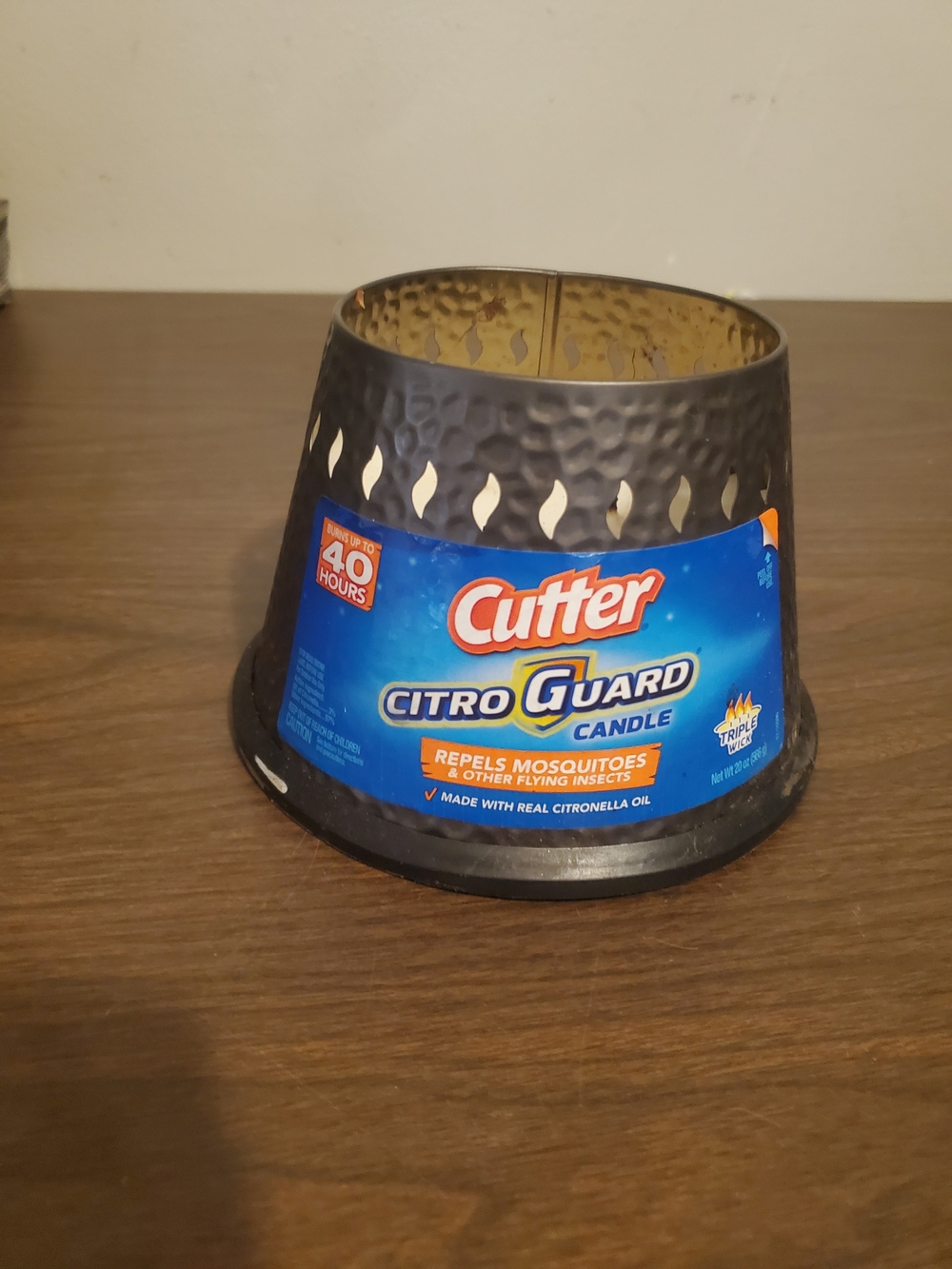 Cutter Citro Guard Candle in Textured Black Holder